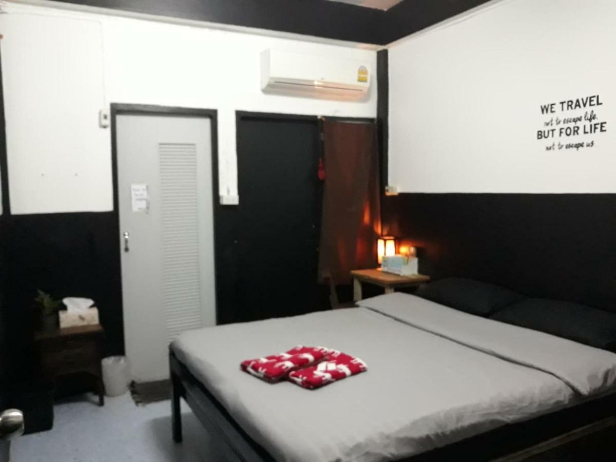 Lantern House Chiang Mai (Adults Only) Hostel Exterior photo